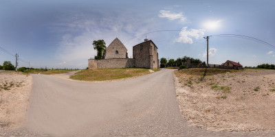 Kościół, dzwonnica i mur obronny, widok od zachodu